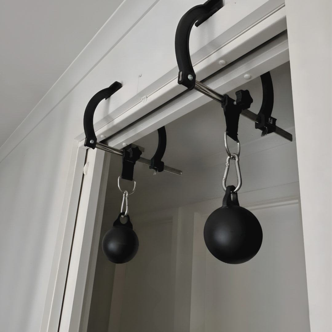 Mountain Rocks Portable Climbing Grip Training Kit – Doorframe Pull-Up Bars + Steel Grip Balls (9 cm)