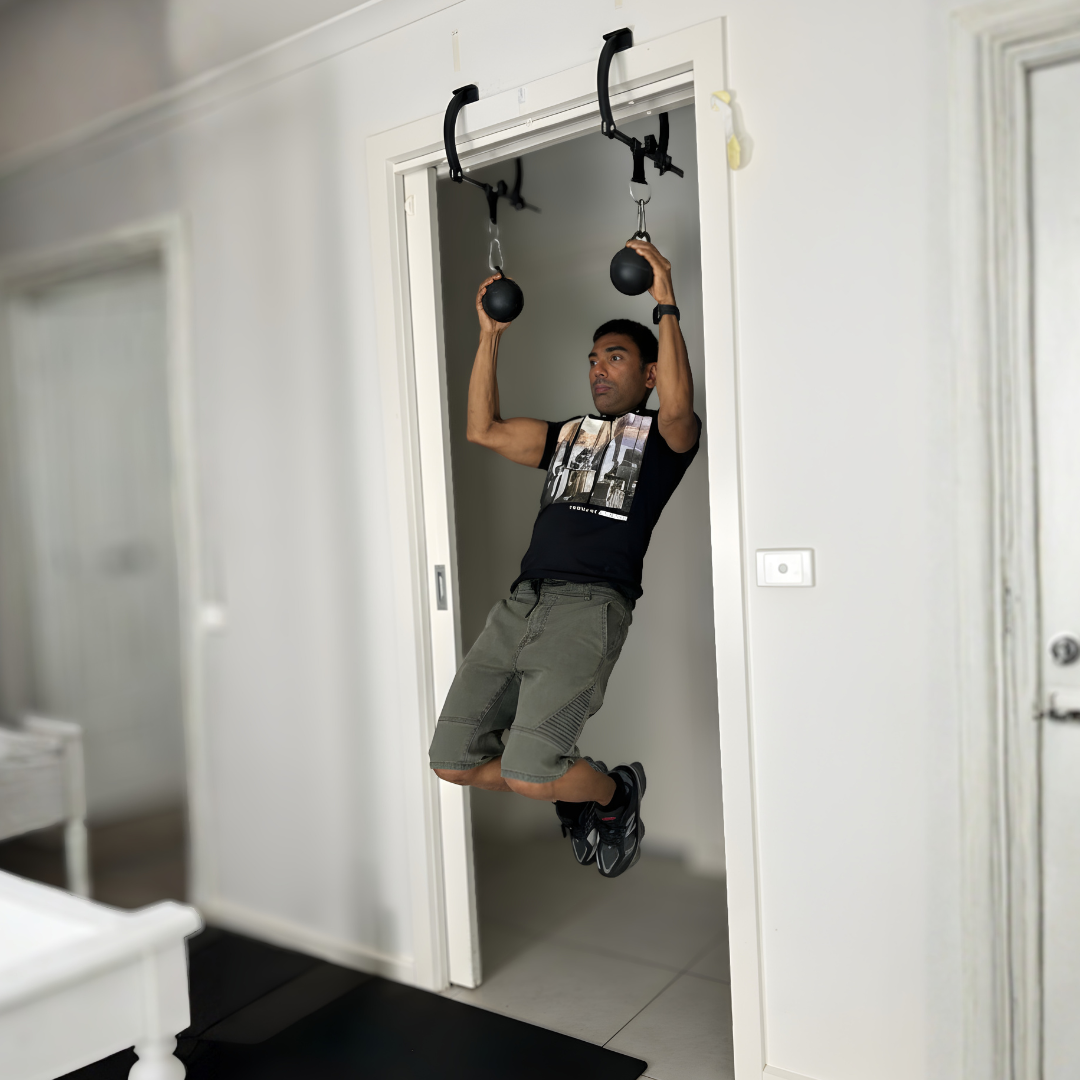 Mountain Rocks Portable Climbing Grip Training Kit – Doorframe Pull-Up Bars + Steel Grip Balls (9 cm)