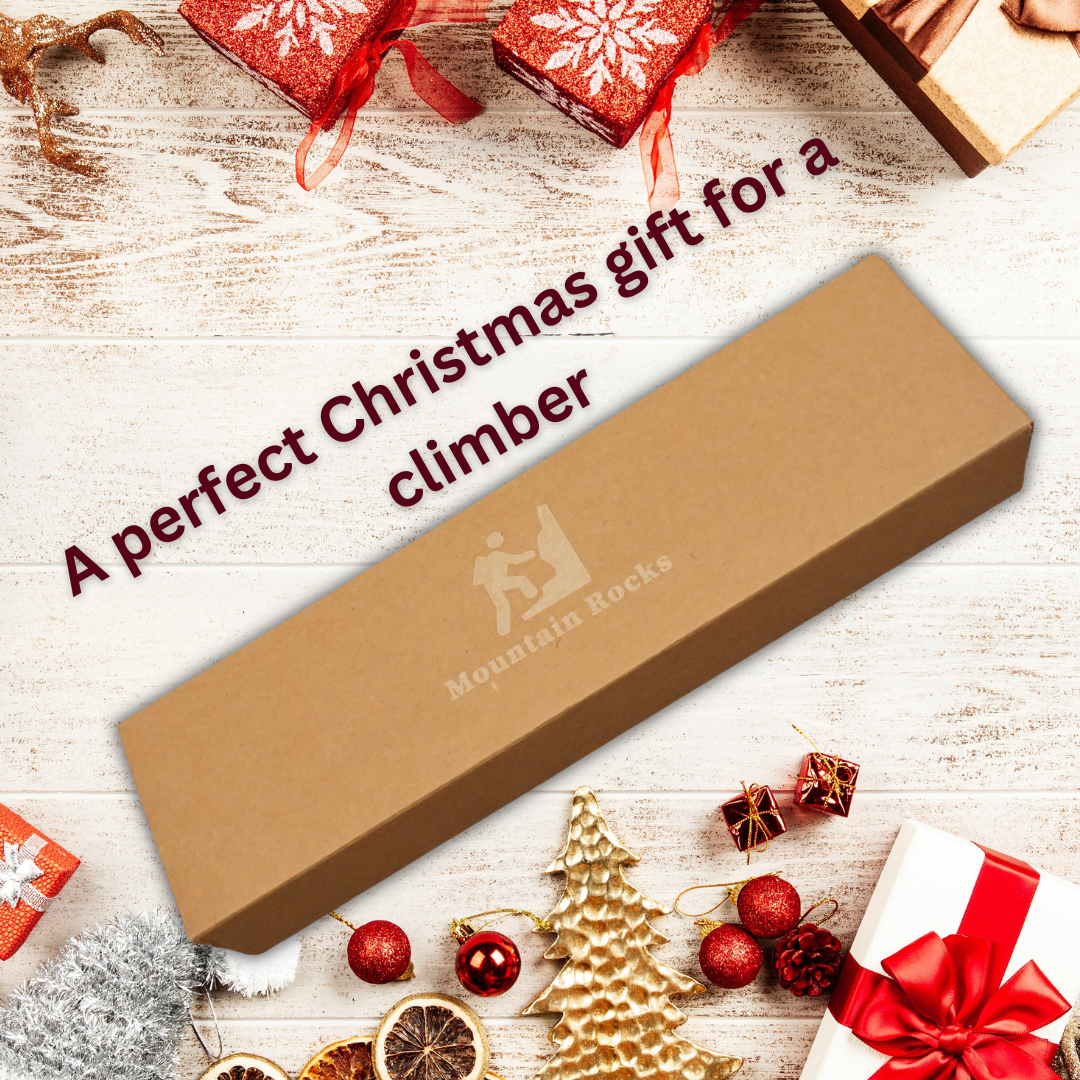 MOUNTAIN ROCKS Mountain Rocks Hangboard Wildwood 2001 - Premium Wooden Climbing Training Board with Multi-Grip Options for Finger Strength and Home Workouts