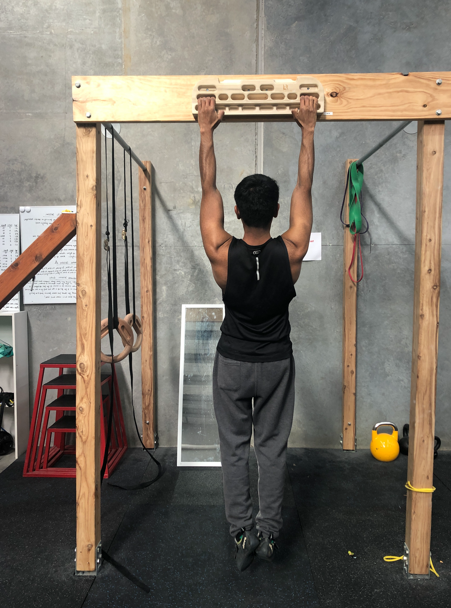 MOUNTAIN ROCKS Mountain Rocks Hangboard Wildwood 2001 - Premium Wooden Climbing Training Board with Multi-Grip Options for Finger Strength and Home Workouts